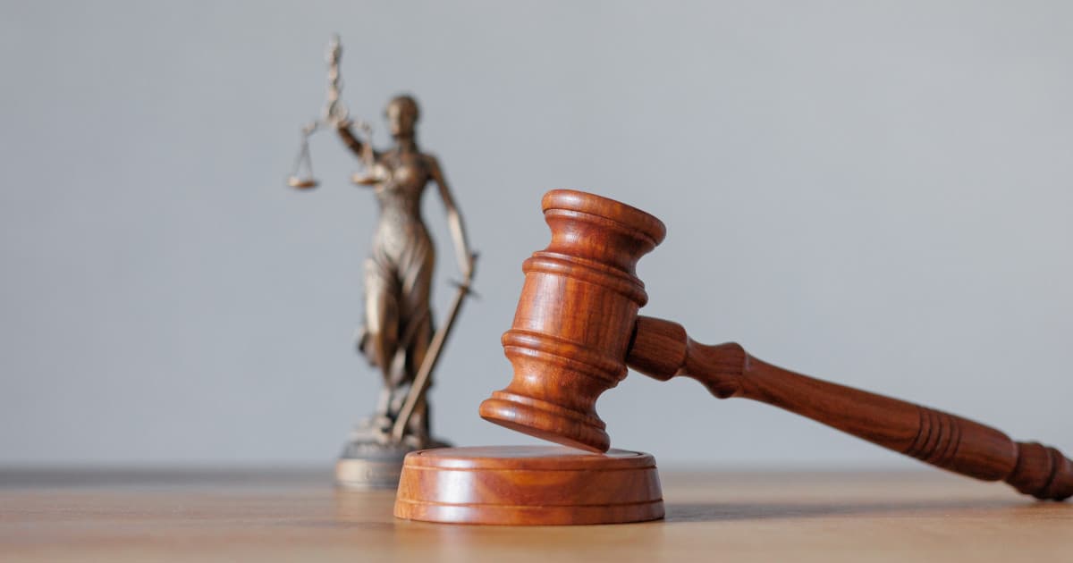 Не тюрьма, но и не полная свобода: суть условного осуждения